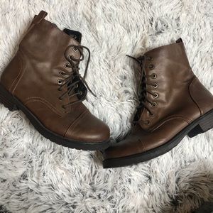 Combat boots